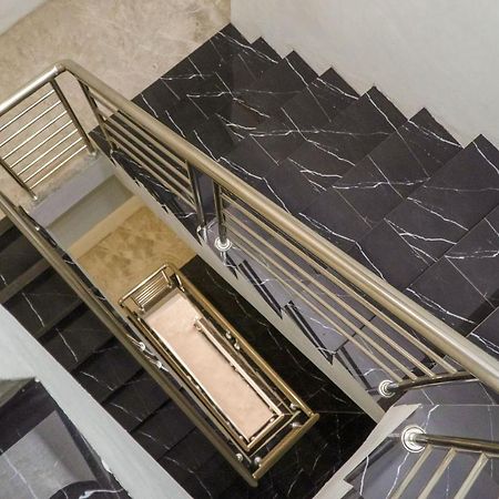Hotel Reddoorz @ Jalan Wahidin Medan Extérieur photo