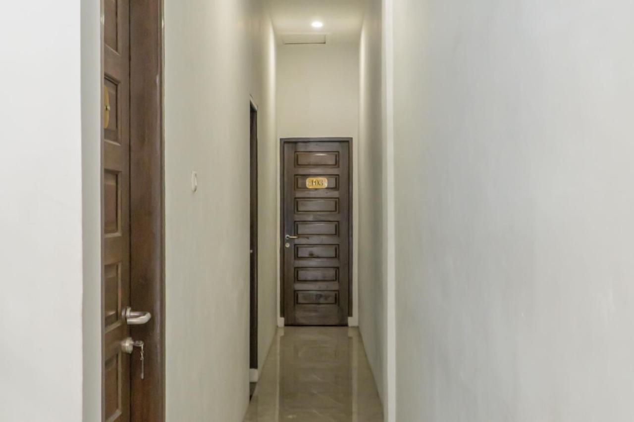 Hotel Reddoorz @ Jalan Wahidin Medan Extérieur photo