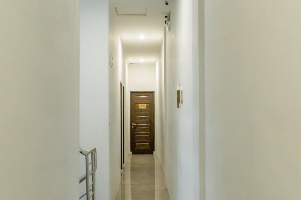 Hotel Reddoorz @ Jalan Wahidin Medan Extérieur photo