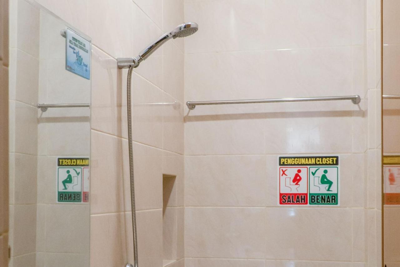Hotel Reddoorz @ Jalan Wahidin Medan Extérieur photo